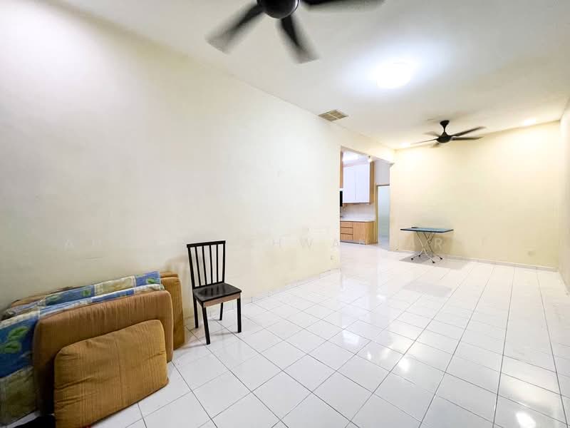 Alam Idaman Taman Tasik Puchong untuk Untuk Dijual - RM 330,000, Mac 2026 - Living Room - PropertyGuru.com.my