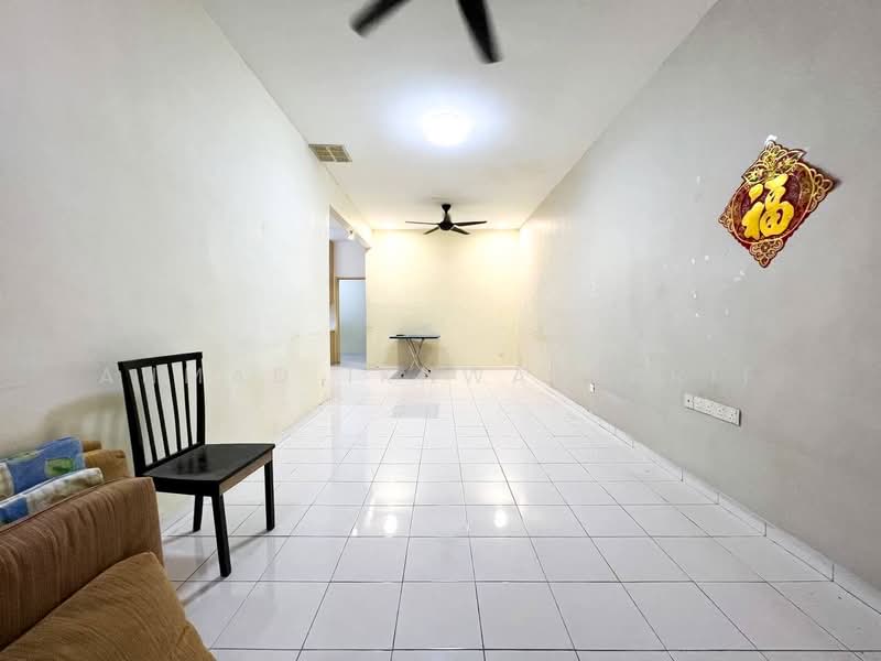 Alam Idaman Taman Tasik Puchong untuk Untuk Dijual - RM 330,000, Mac 2026 - Living Room - PropertyGuru.com.my