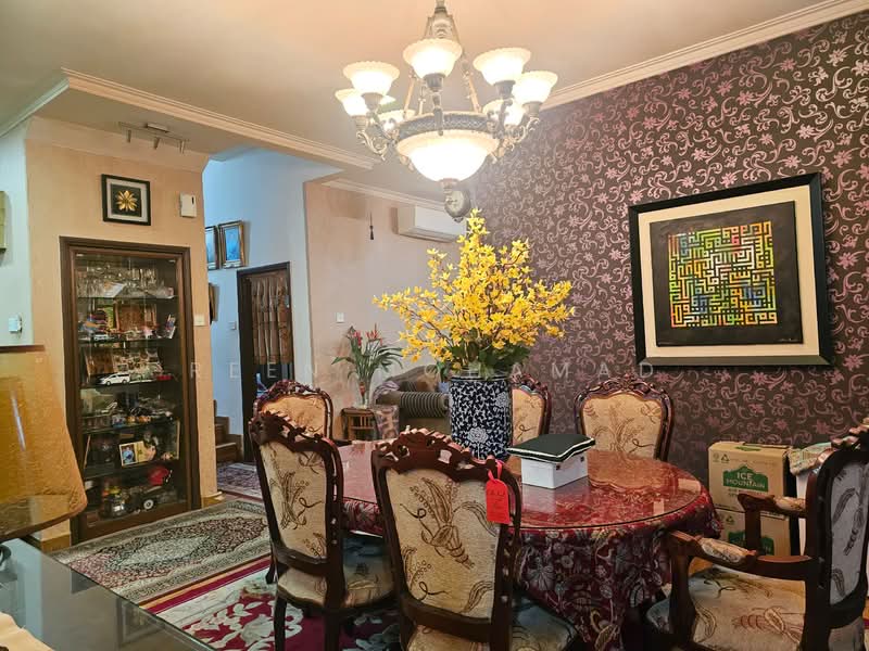 Semi-Detached House for Sale in Bandar Tun Hussein Onn (Cheras) - Reen Mohamad - Dining Room - PropertyGuru.com.my