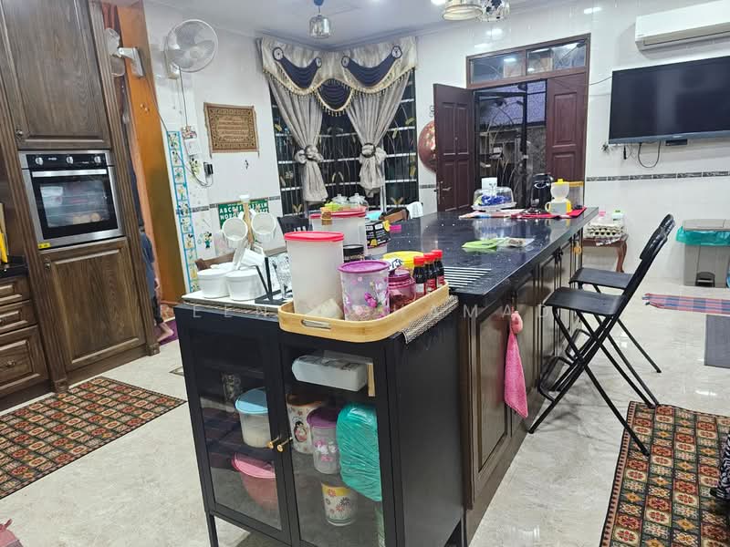 Semi-Detached House for Sale in Bandar Tun Hussein Onn (Cheras) - Reen Mohamad - Kitchen - PropertyGuru.com.my