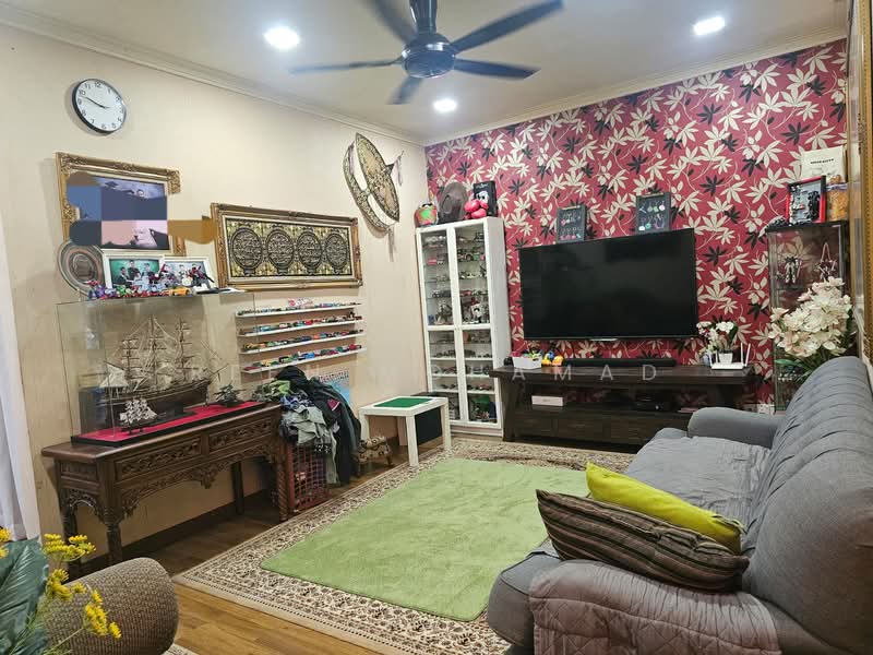Semi-Detached House for Sale in Bandar Tun Hussein Onn (Cheras) - Reen Mohamad - Living Room - PropertyGuru.com.my