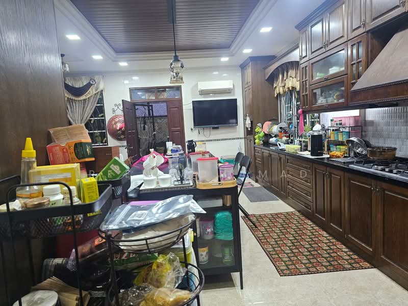 Semi-Detached House for Sale in Bandar Tun Hussein Onn (Cheras) - Reen Mohamad - Kitchen - PropertyGuru.com.my