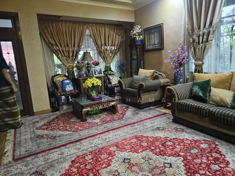 Semi-Detached House for Sale in Bandar Tun Hussein Onn (Cheras) - Reen Mohamad - Living Room - PropertyGuru.com.my