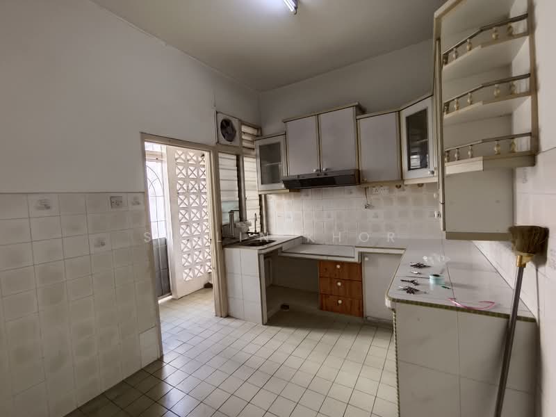 2-storey Terraced House for Sale in Bandar Kinrara (Selangor) - Su Lin Khor - Kitchen - PropertyGuru.com.my
