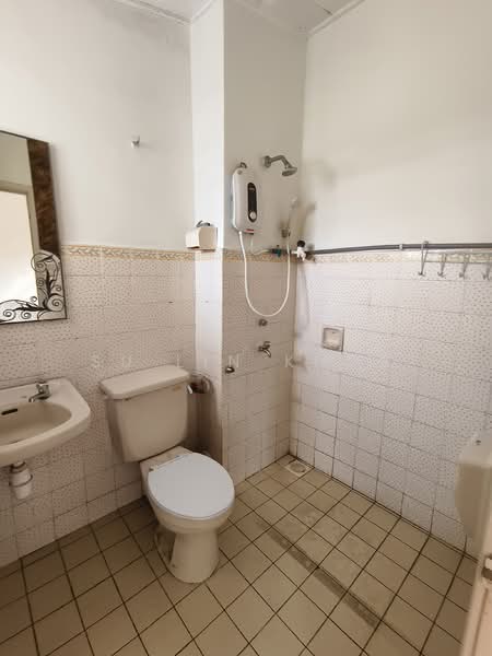 2-storey Terraced House for Sale in Bandar Kinrara (Selangor) - Su Lin Khor - Bathroom - PropertyGuru.com.my