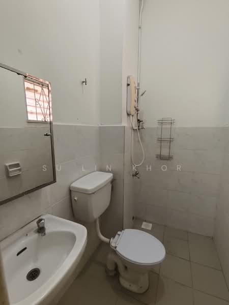2-storey Terraced House for Sale in Bandar Kinrara (Selangor) - Su Lin Khor - Bathroom - PropertyGuru.com.my