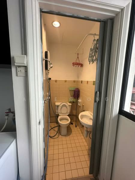 Service Residence for Sale at 3 Kia Peng - Alice Chong - Bathroom - PropertyGuru.com.my