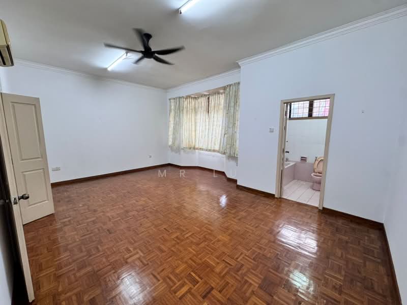Taman Suria untuk Untuk Disewa - RM 2,500 /bulan, Mac 2026 - Living Room - PropertyGuru.com.my