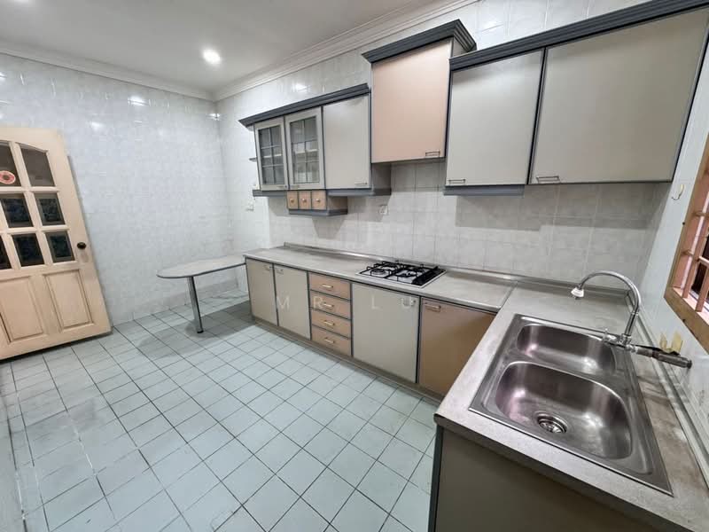 Taman Suria untuk Untuk Disewa - RM 2,500 /bulan, Mac 2026 - Kitchen - PropertyGuru.com.my