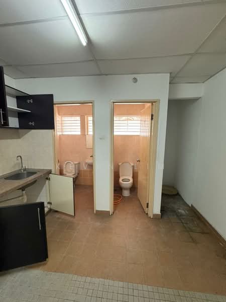 Shop for Rent in George Town (Penang) - Kevin Lim - Bathroom - PropertyGuru.com.my