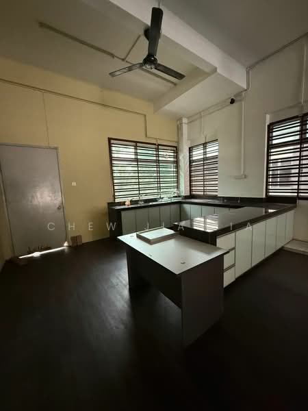 Shop for Rent in Taman Impian Emas (Skudai) - Chew Jia Jia - Kitchen - PropertyGuru.com.my