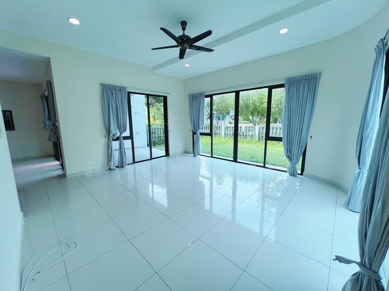 Rumah Berkembar untuk Disewa di Setia Eco Glades (Cyberjaya) - Carolyn Chee - Living Room - PropertyGuru.com.my