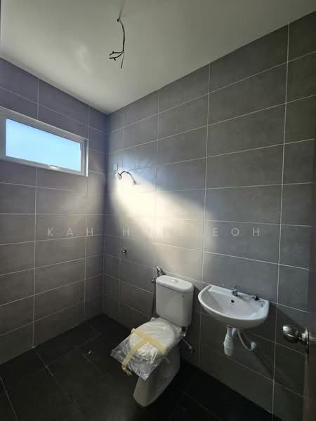 Semi-Detached House for Rent in Hijauan Valdor (Sungai Jawi) - Kah Hui Teoh - Bathroom - PropertyGuru.com.my