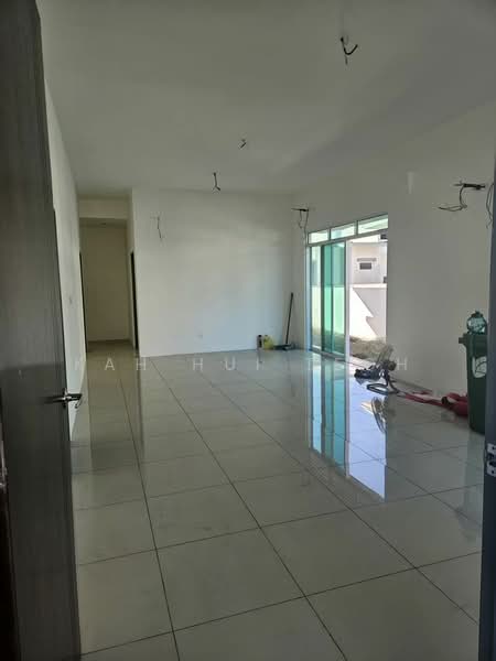 Semi-Detached House for Rent in Hijauan Valdor (Sungai Jawi) - Kah Hui Teoh - Living Room - PropertyGuru.com.my