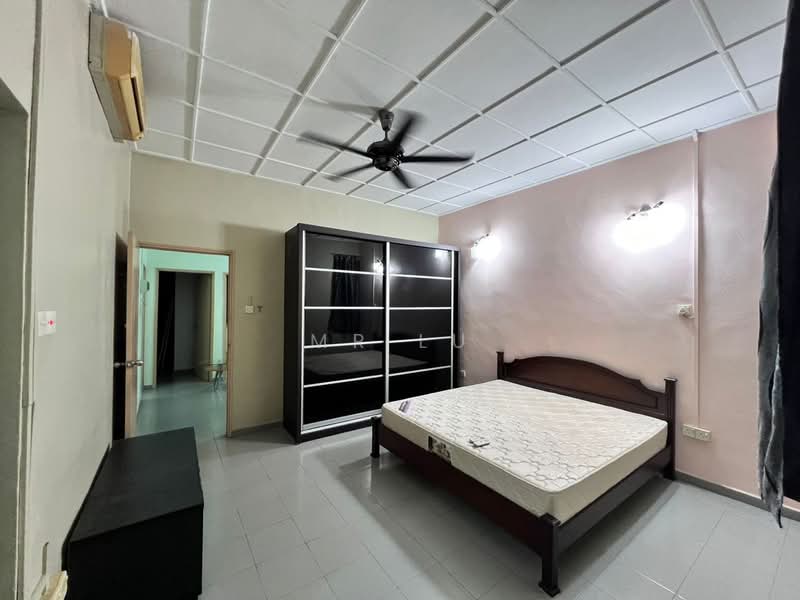 Bandar Baru Permas Jaya untuk Untuk Disewa - RM 2,200 /bulan, Mac 2026 - Bedroom - PropertyGuru.com.my