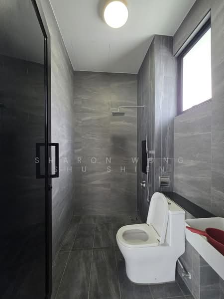 Semi-Detached House for Rent in Setia Tropika (Johor Bahru) - Sharon Wong Shu Shien - Bathroom - PropertyGuru.com.my