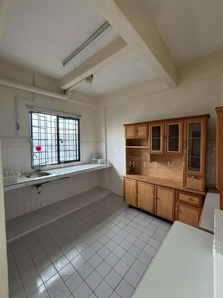 Kenari Court untuk Untuk Dijual - RM 280,000, Mac 2026 - Kitchen - PropertyGuru.com.my