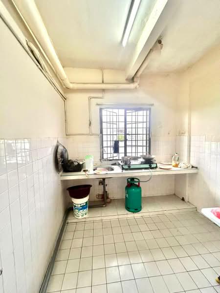 Pangsapuri untuk Dijual di Kenari Court - Hazwan Hilmi - Kitchen - PropertyGuru.com.my