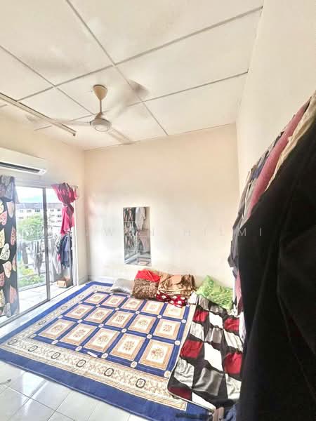 Pangsapuri untuk Dijual di Kenari Court - Hazwan Hilmi - Bedroom - PropertyGuru.com.my