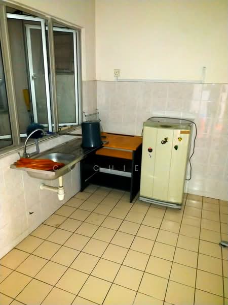 Condominium for Sale at Ridzuan Condominium - CK Chieng - Kitchen - PropertyGuru.com.my