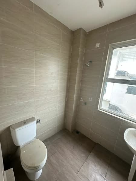 Semi-Detached House for Sale in Saujana Rawang (Rawang) - Angel Ang - Bathroom - PropertyGuru.com.my
