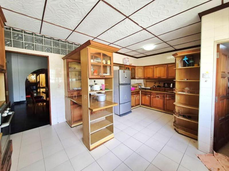 Bungalow House for Sale in Seksyen 6 (Petaling Jaya) - Adzura Zamedin - Kitchen - PropertyGuru.com.my