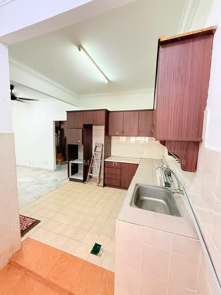 [Facing Open - 22x75] 2-Storey USJ 22 Subang Jaya untuk Untuk Dijual - RM 800,000, Mac 2026 - Kitchen - PropertyGuru.com.my