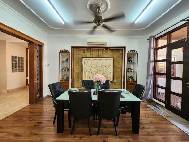 Rumah Banglo untuk Dijual di Bukit Jelutong (Shah Alam) - Adzura Zamedin - Dining Room - PropertyGuru.com.my