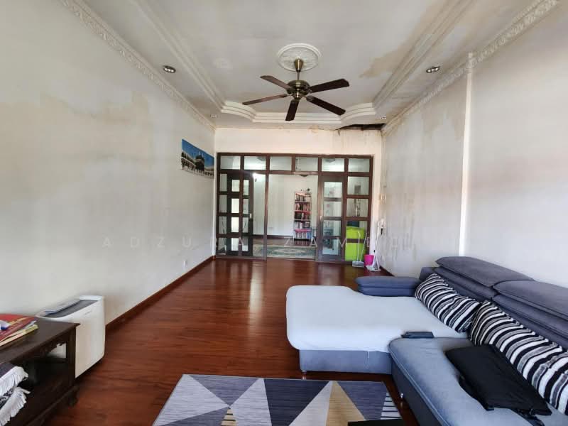 Rumah Banglo untuk Dijual di Bukit Jelutong (Shah Alam) - Adzura Zamedin - Living Room - PropertyGuru.com.my