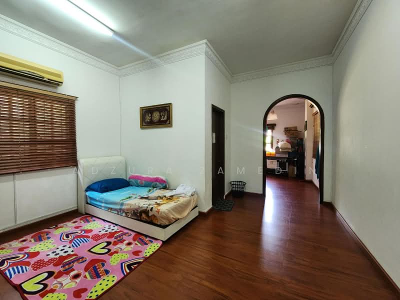 Rumah Banglo untuk Dijual di Bukit Jelutong (Shah Alam) - Adzura Zamedin - Bedroom - PropertyGuru.com.my