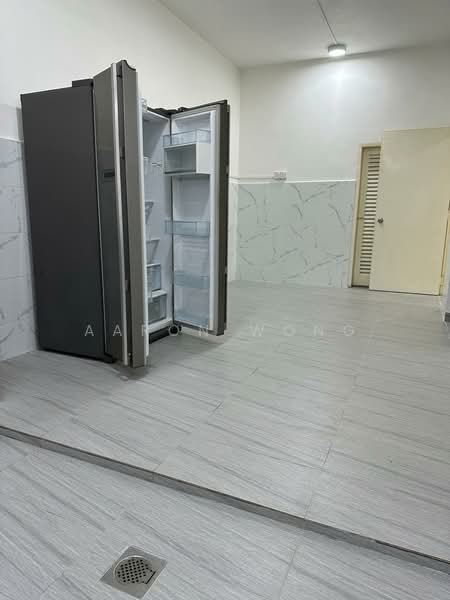 Taman Overseas Union (Taman Oug) untuk Untuk Disewa - RM 3,000 /bulan, Mac 2026 - Kitchen - PropertyGuru.com.my