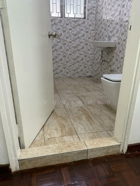 Taman Overseas Union (Taman Oug) untuk Untuk Disewa - RM 3,000 /bulan, Mac 2026 - Bathroom - PropertyGuru.com.my