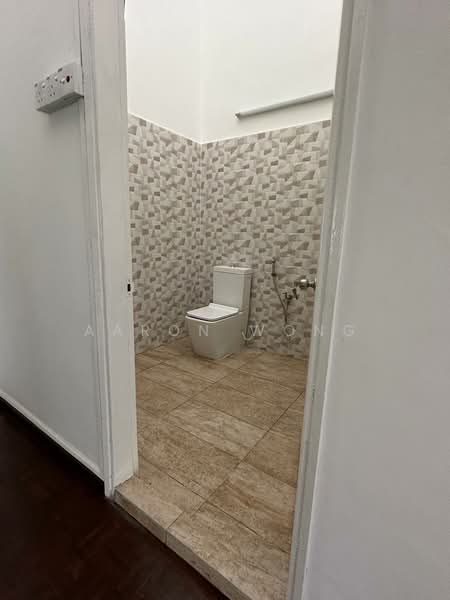 Taman Overseas Union (Taman Oug) untuk Untuk Disewa - RM 3,000 /bulan, Mac 2026 - Bathroom - PropertyGuru.com.my