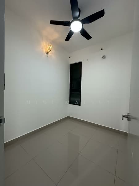 Bayu Residensi untuk Untuk Disewa - RM 1,600 /bulan, Mac 2026 - 3rd Bedroom - PropertyGuru.com.my