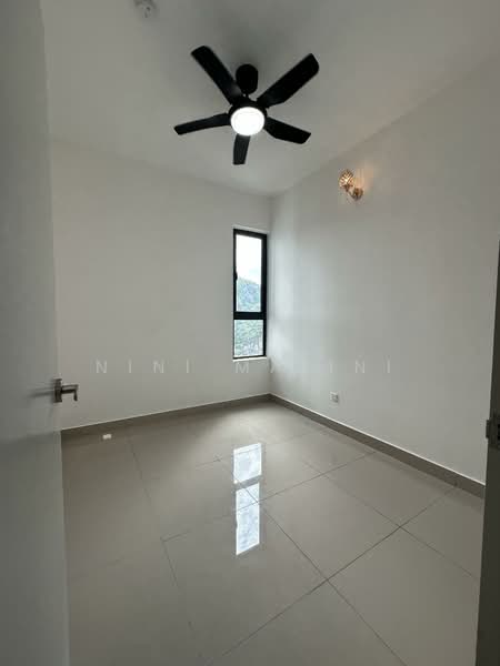 Bayu Residensi untuk Untuk Disewa - RM 1,600 /bulan, Mac 2026 - 2nd Bedroom - PropertyGuru.com.my