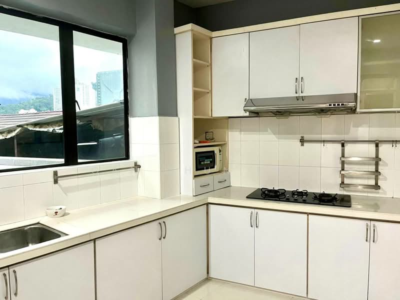Pangsapuri untuk Disewa di Villa Batu Bukit - Gan Chun Kai - Kitchen - PropertyGuru.com.my