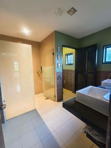 Bungalow for Sale in Kampung Bahru (Johor Bahru) - Shilee . - Bathroom - PropertyGuru.com.my