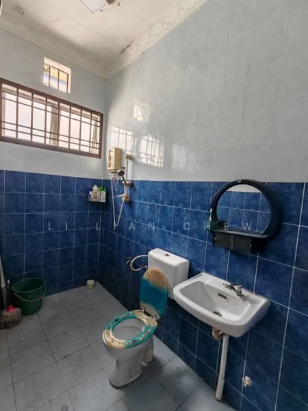 Taman Nusa Bestari 2 untuk Untuk Dijual - RM 735,000, Mac 2026 - Bathroom - PropertyGuru.com.my