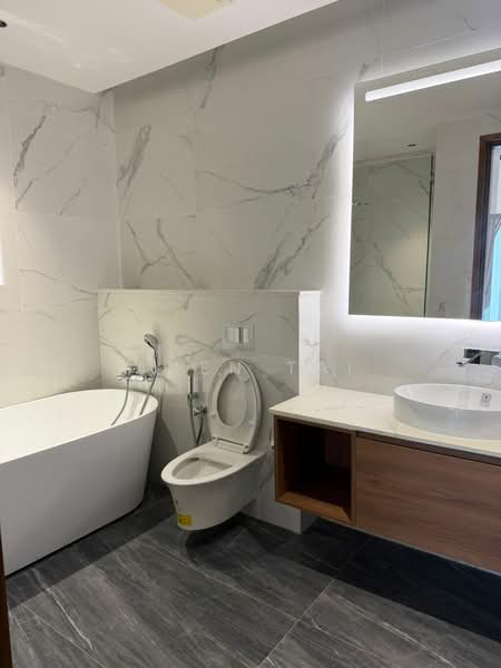 Service Residence for Sale at Core Residence @ TRX - Aden Tai - PropertyGuru.com.my