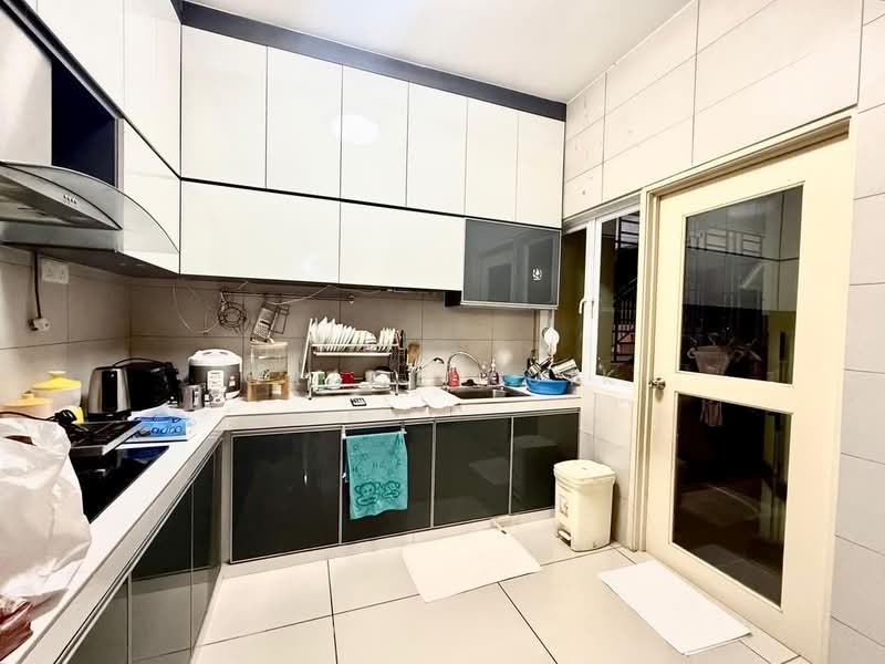 Larkin Residence (Phase Three) untuk Untuk Dijual - RM 478,000, Mac 2026 - Kitchen - PropertyGuru.com.my
