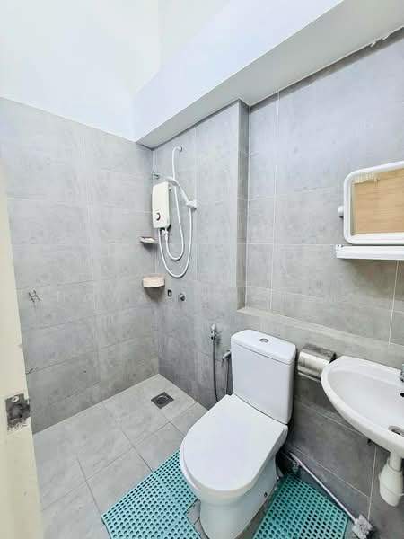 2-storey Terraced House for Rent in Cybersouth (Dengkil) - Hawa Ibrahim - Bathroom - PropertyGuru.com.my