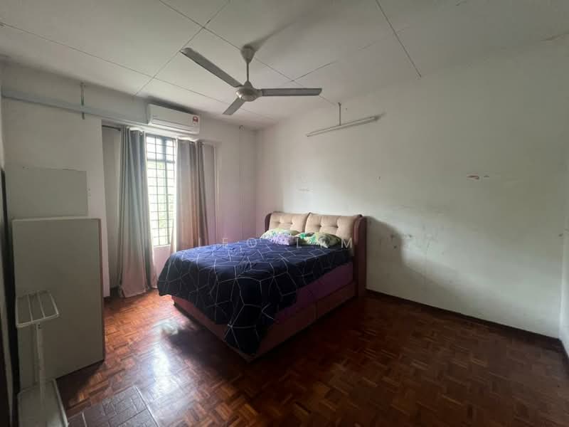 2-storey Terraced House for Sale in Taman Puncak Jalil (Seri Kembangan) - Leo Lim - Bedroom - PropertyGuru.com.my