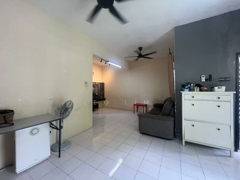 2-storey Terraced House for Sale in Taman Puncak Jalil (Seri Kembangan) - Leo Lim - Living Room - PropertyGuru.com.my