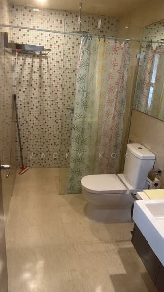 Regalia Residence untuk Untuk Dijual - RM 640,000, Mac 2026 - Bathroom - PropertyGuru.com.my