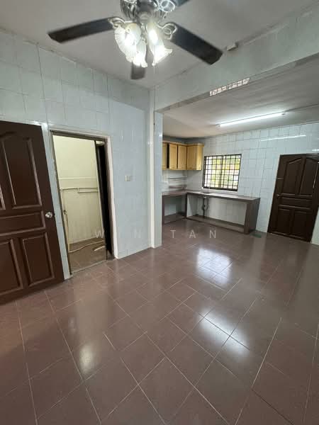 2-storey Terraced House for Sale in Senai (Johor) - Win Tan - Kitchen - PropertyGuru.com.my