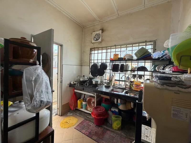 BANDAR PUTERA 2 KLANG untuk Untuk Dijual - RM 399,000, Mac 2026 - Kitchen - PropertyGuru.com.my