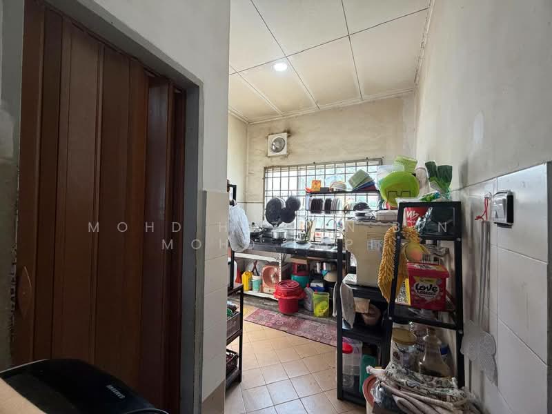 BANDAR PUTERA 2 KLANG untuk Untuk Dijual - RM 399,000, Mac 2026 - Kitchen - PropertyGuru.com.my