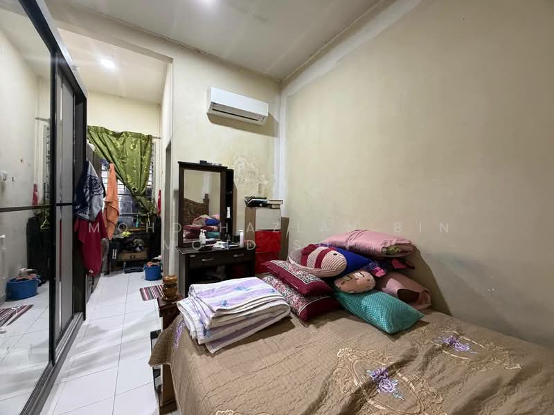 BANDAR PUTERA 2 KLANG untuk Untuk Dijual - RM 399,000, Mac 2026 - Bedroom - PropertyGuru.com.my