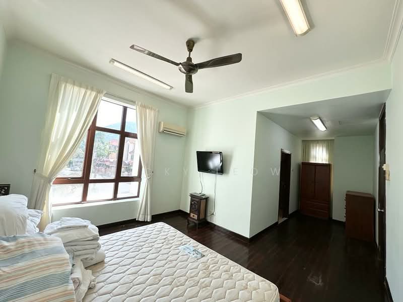 Semi-Detached House for Rent in Kawasan Perumahan Sungai Emas (Batu Ferringhi) - Vicky Leow - Bedroom - PropertyGuru.com.my