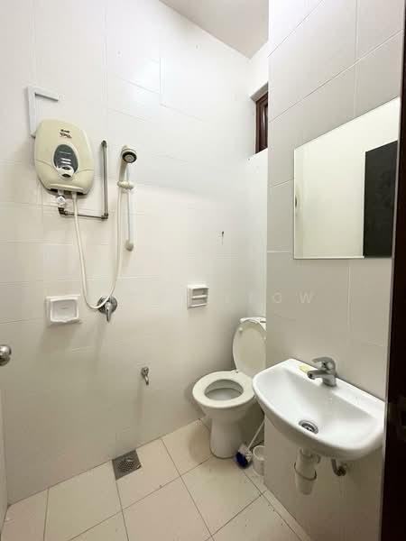 Semi-Detached House for Rent in Kawasan Perumahan Sungai Emas (Batu Ferringhi) - Vicky Leow - Bathroom - PropertyGuru.com.my